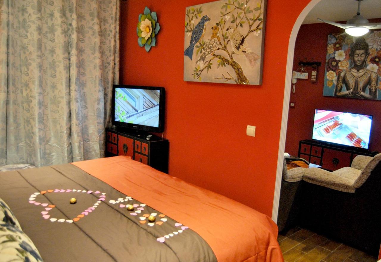 Apartamentos Deluxe Con Jacuzzi O Chimenea Love For Two Collado Mediano Exteriér fotografie